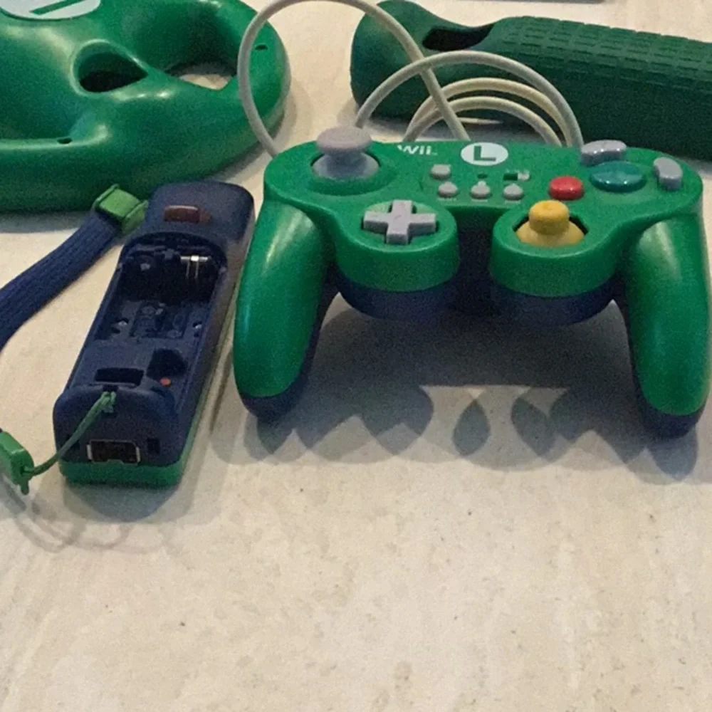 Luigi Wired Fight Pad PDP & Nintendo Wii Motion Plus Remote Controller Wheel Lot